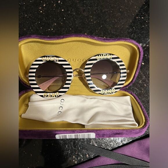 Gucci GG0113S 008 Sunglasses Women's Black+White Striped-Gold/Blue Gradient Lens - Picture 1 of 7